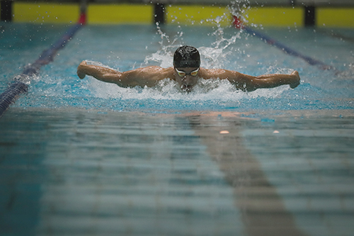 اصلاح حرکات شنا در استخر